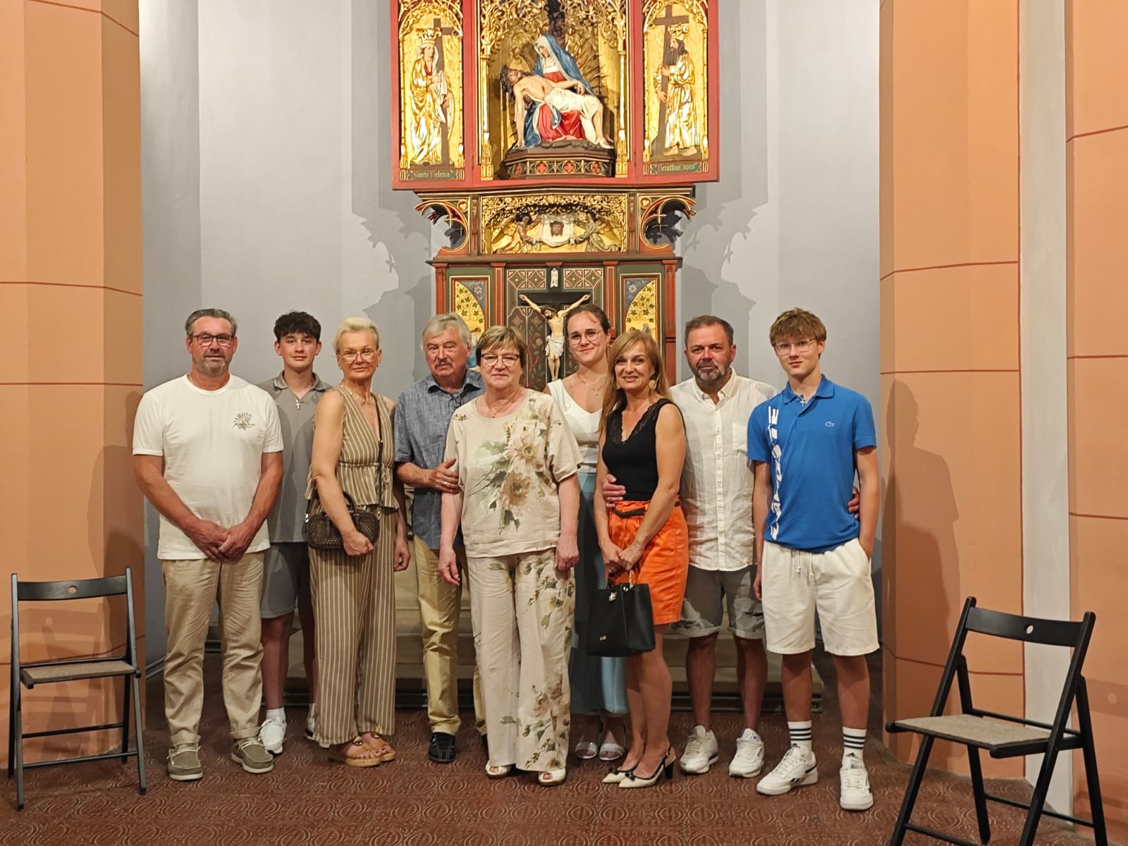 Mit der ganzen Familie wurde das Ehejubiläum in der Apostelkirche gefeiert