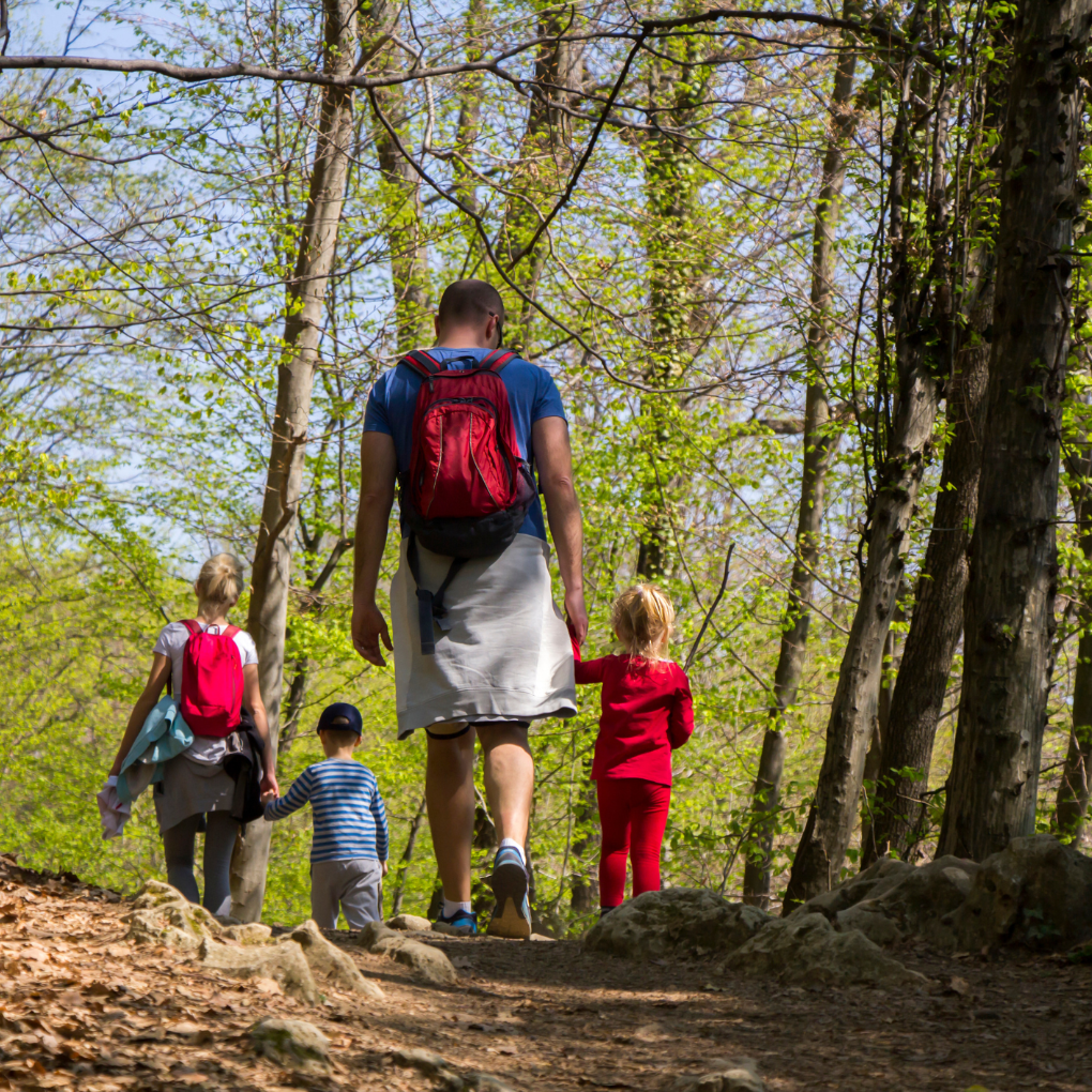 Zur Familienwallfahrt lädt das Bistum Mainz auf den Jakobsberg ein.