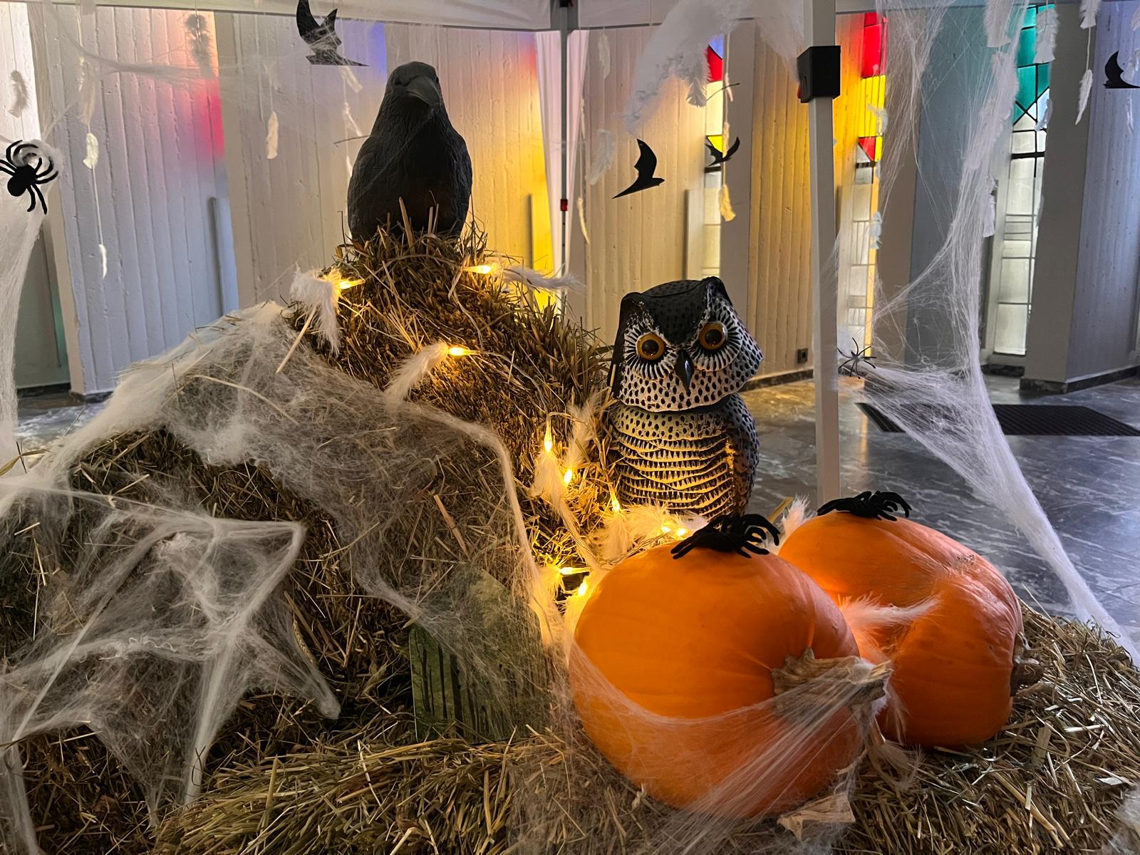 Halloween - den Heiligen zu Ehr! Dazu laden unsere Kindertagesstätten ein.