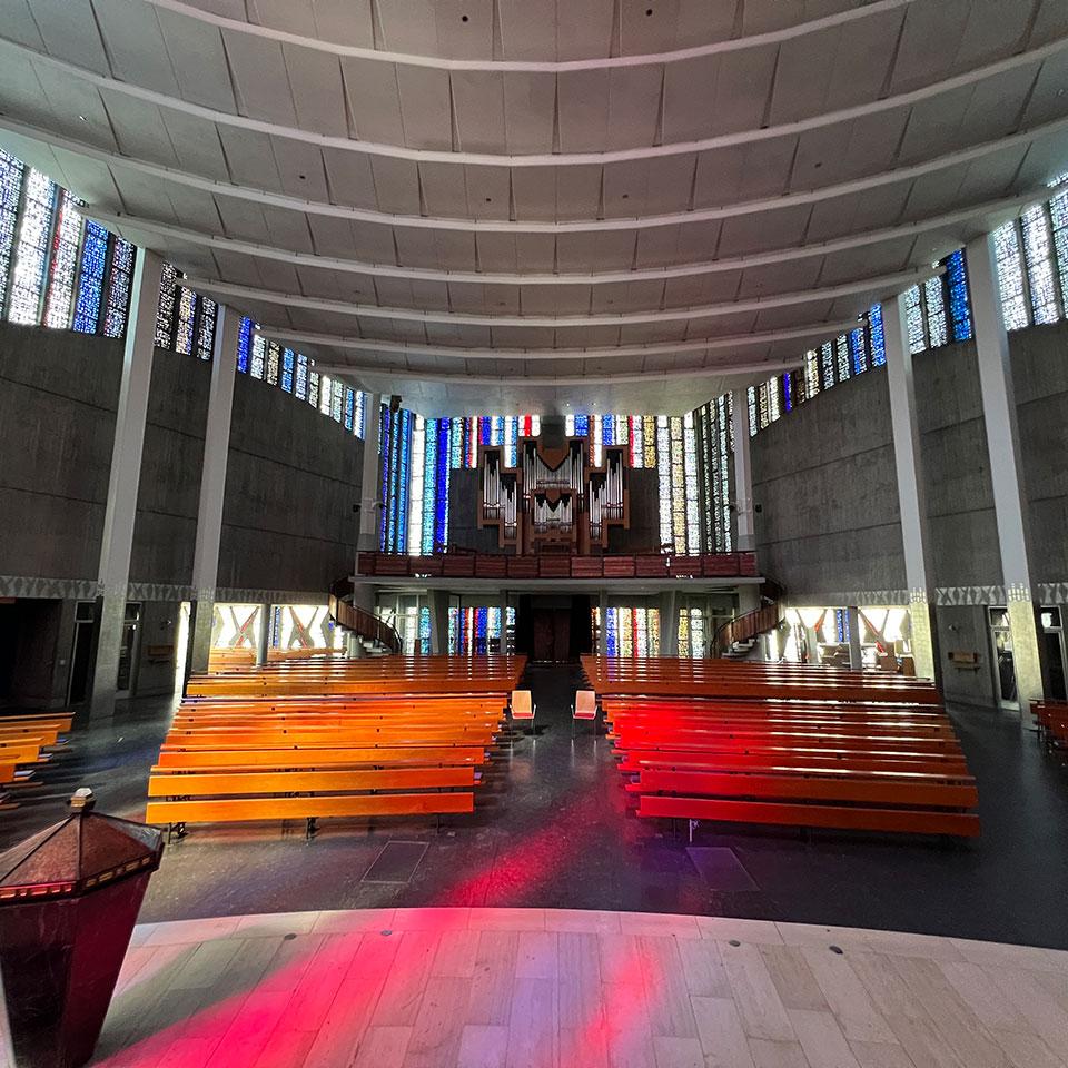 Innenraum der Hildegardkirche