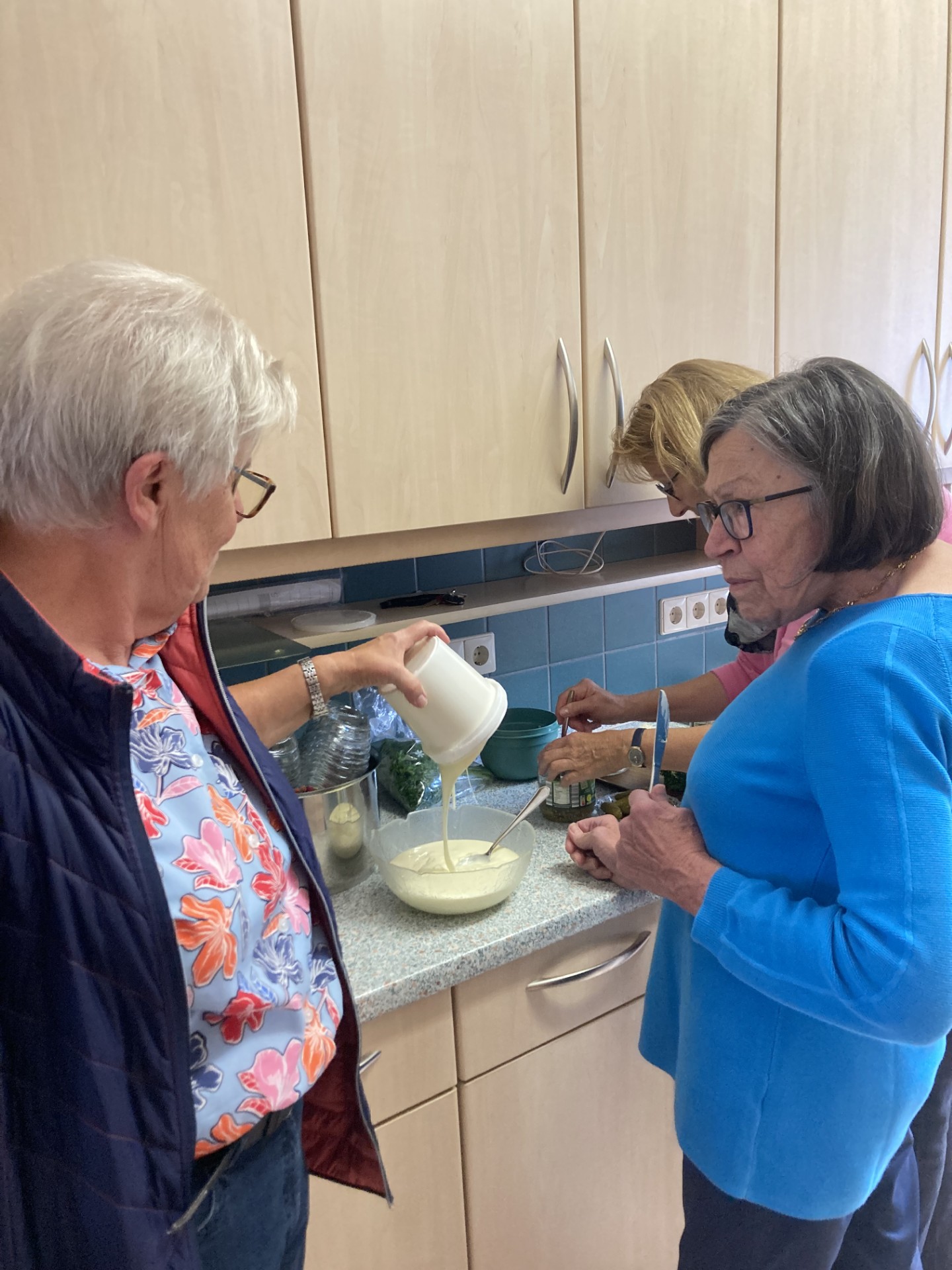 Richten für das Herbstbuffet bei der Johannesrunde