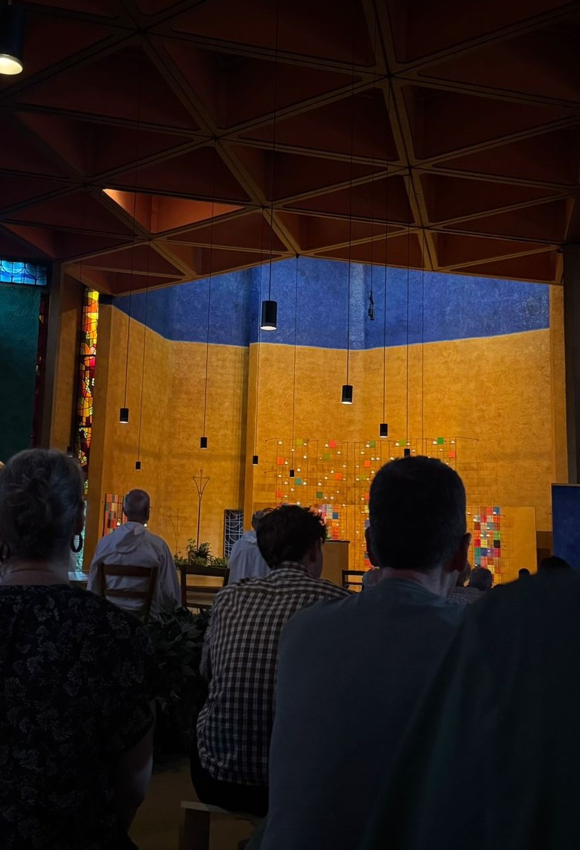 Kirchenraum in Taizé
