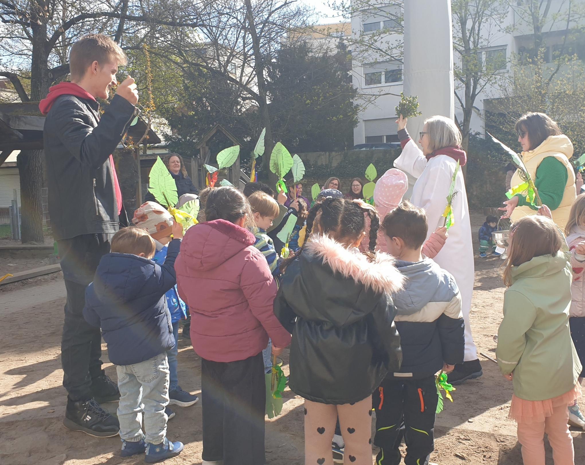 Segnung der Palmstecken in der Kita Hl. Johannes XXIII.