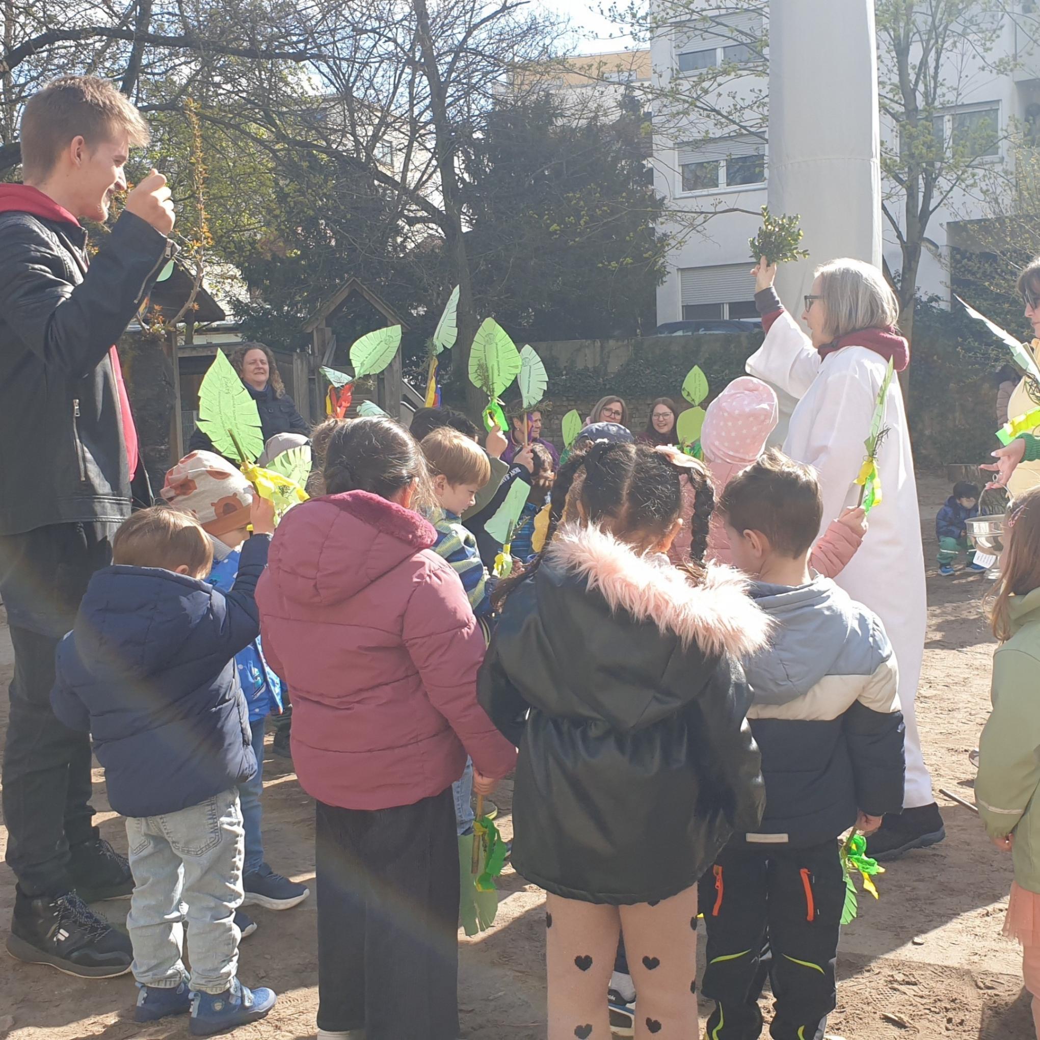 Segnung der Palmstecken in der Kita Hl. Johannes XXIII.