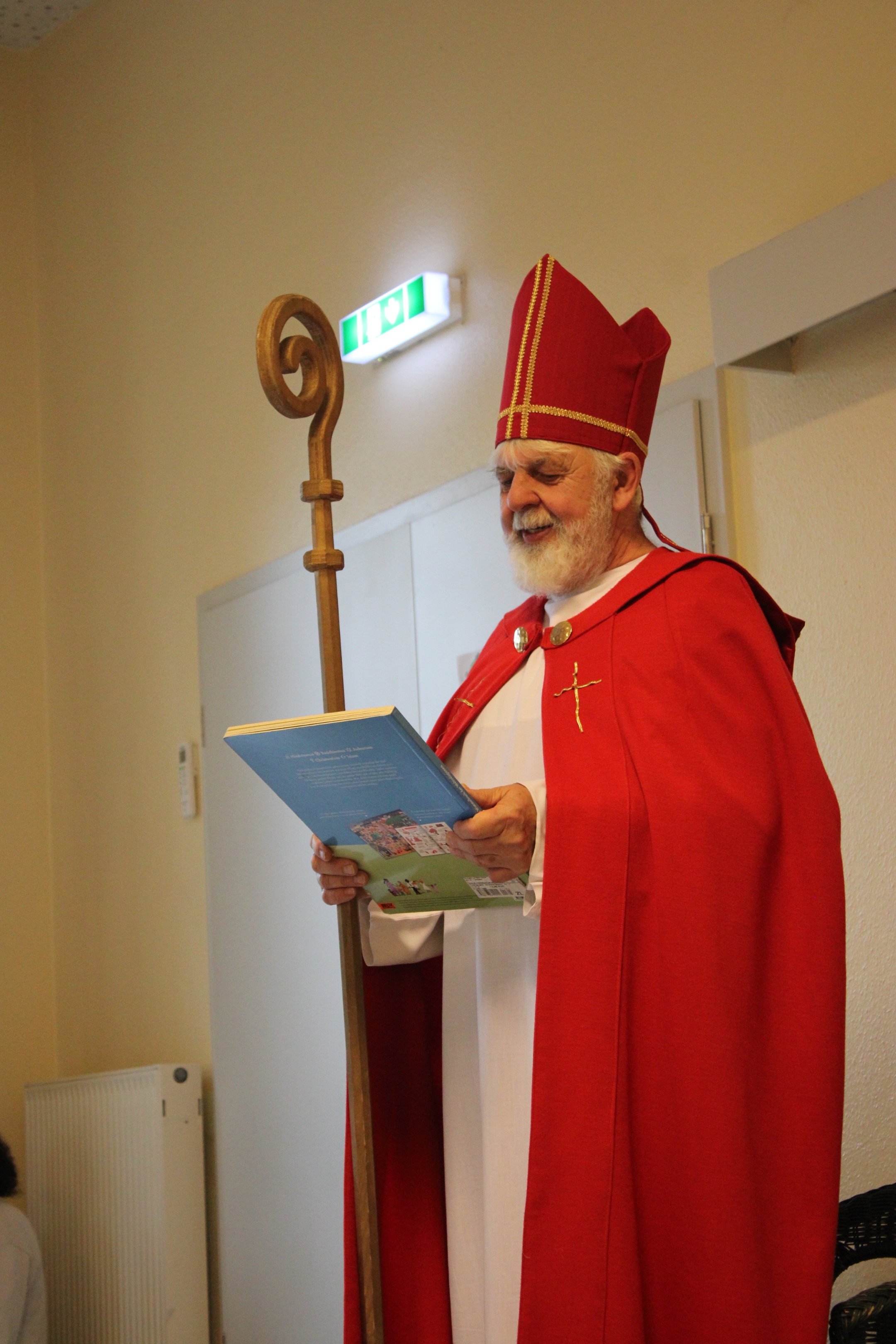 Zu Besuch in der Kita Hl. Johannes XXIII: der Hl. Nikolaus