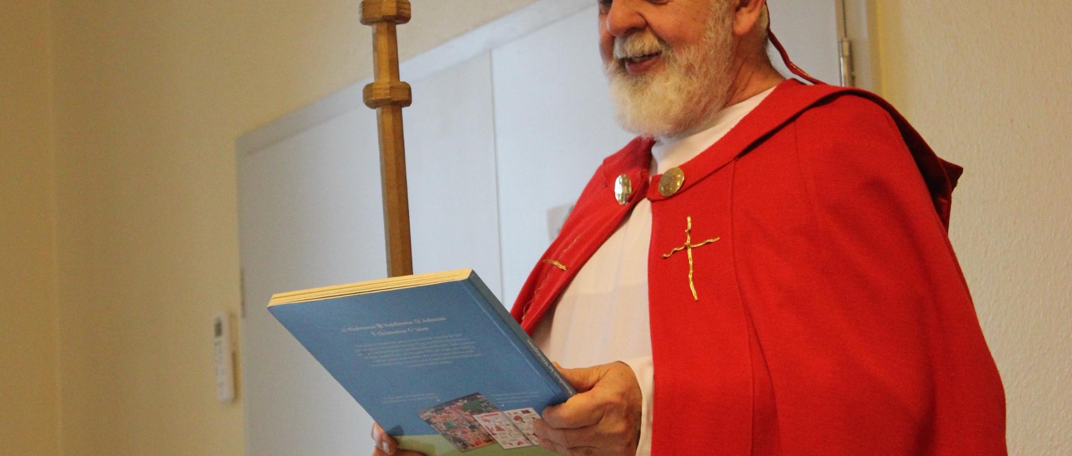 Zu Besuch in der Kita Hl. Johannes XXIII: der Hl. Nikolaus