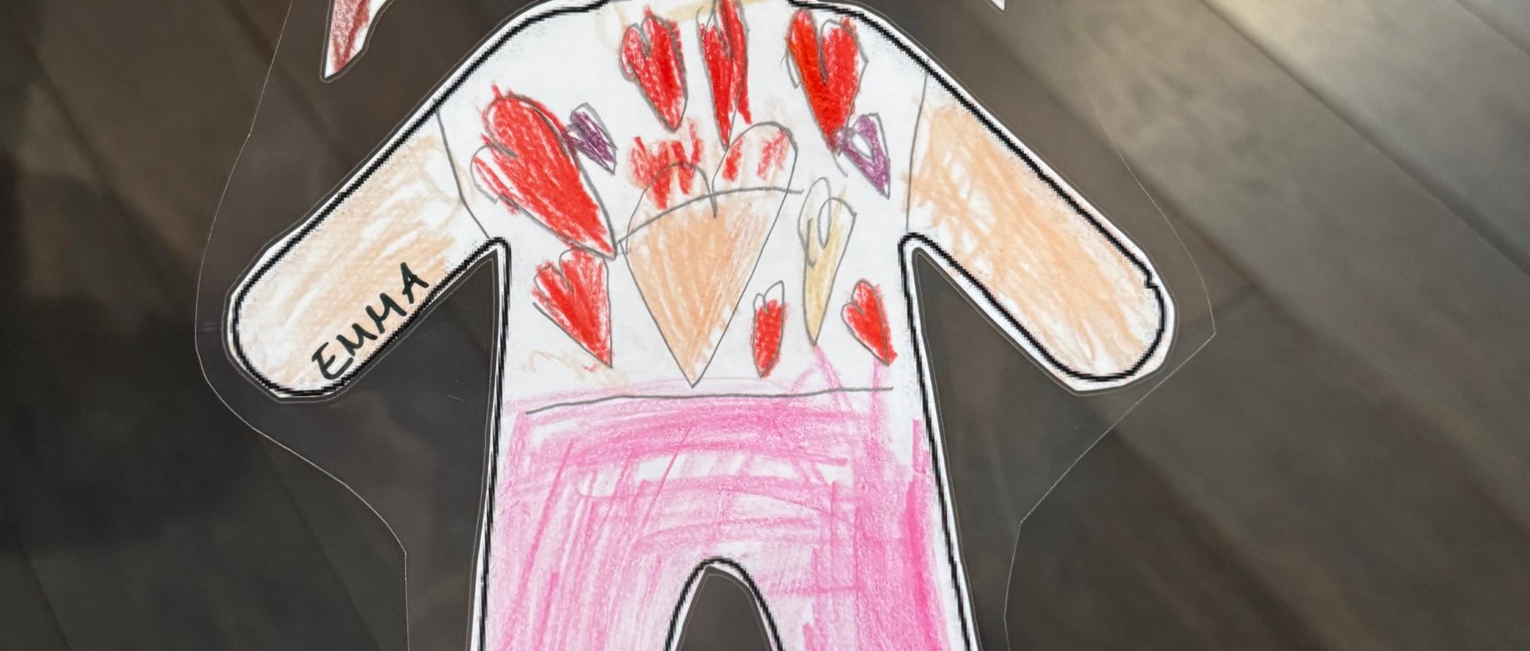 Zum Segnungsgottesdienst brachte jedes Kind ein Bild von sich selbst mit.