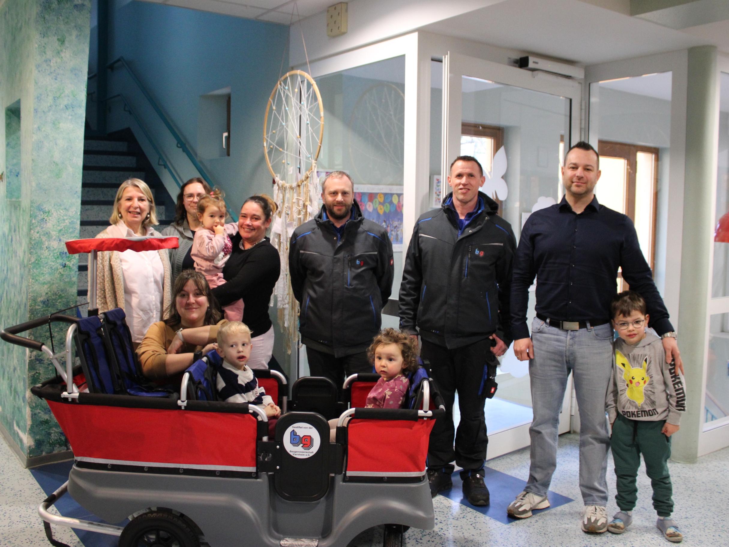 Die Krippe freut sich über eine Spende der Baugenossenschaft.