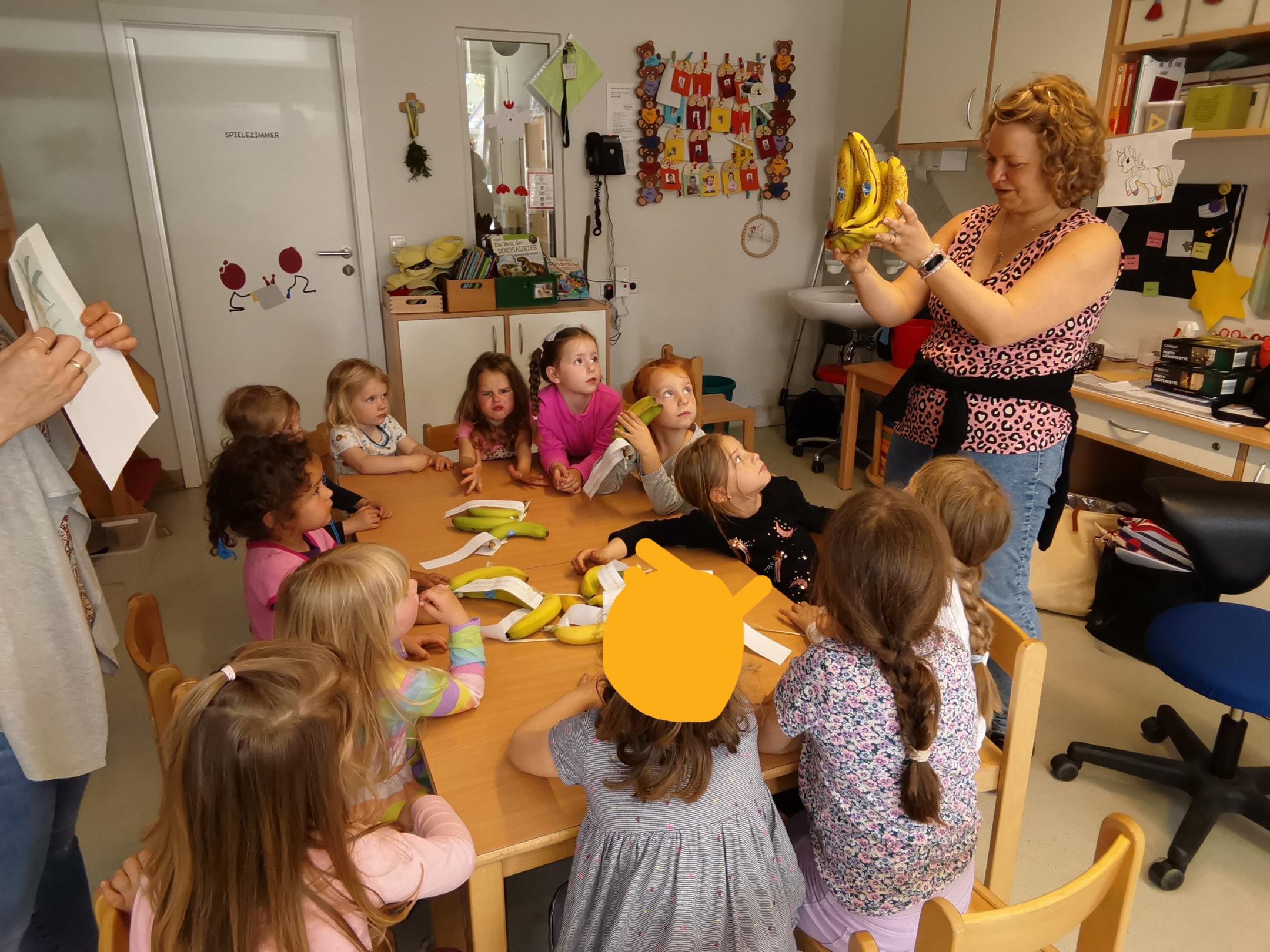 Besondere Tage in der Kita St. Michael zum Thema Schöpfung: Diesmal der Tag der Banane.