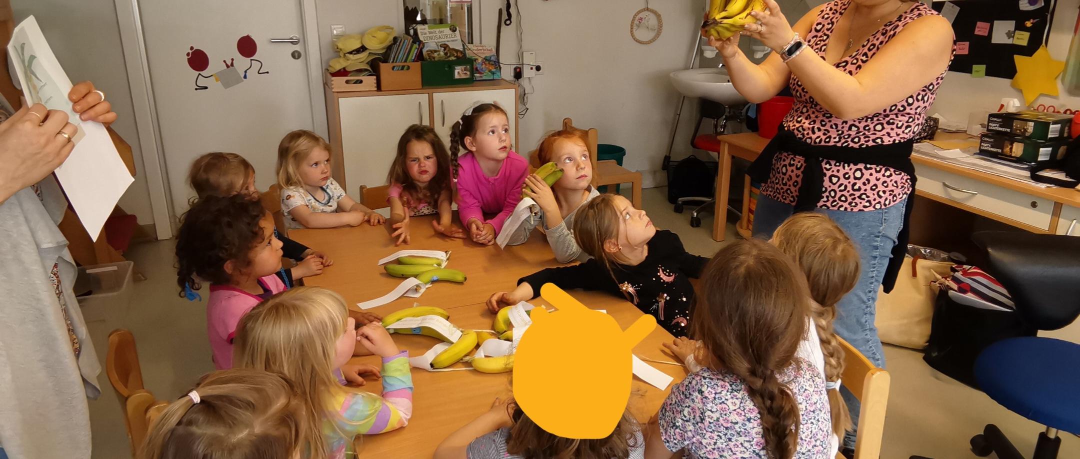 Besondere Tage in der Kita St. Michael zum Thema Schöpfung: Diesmal der Tag der Banane.