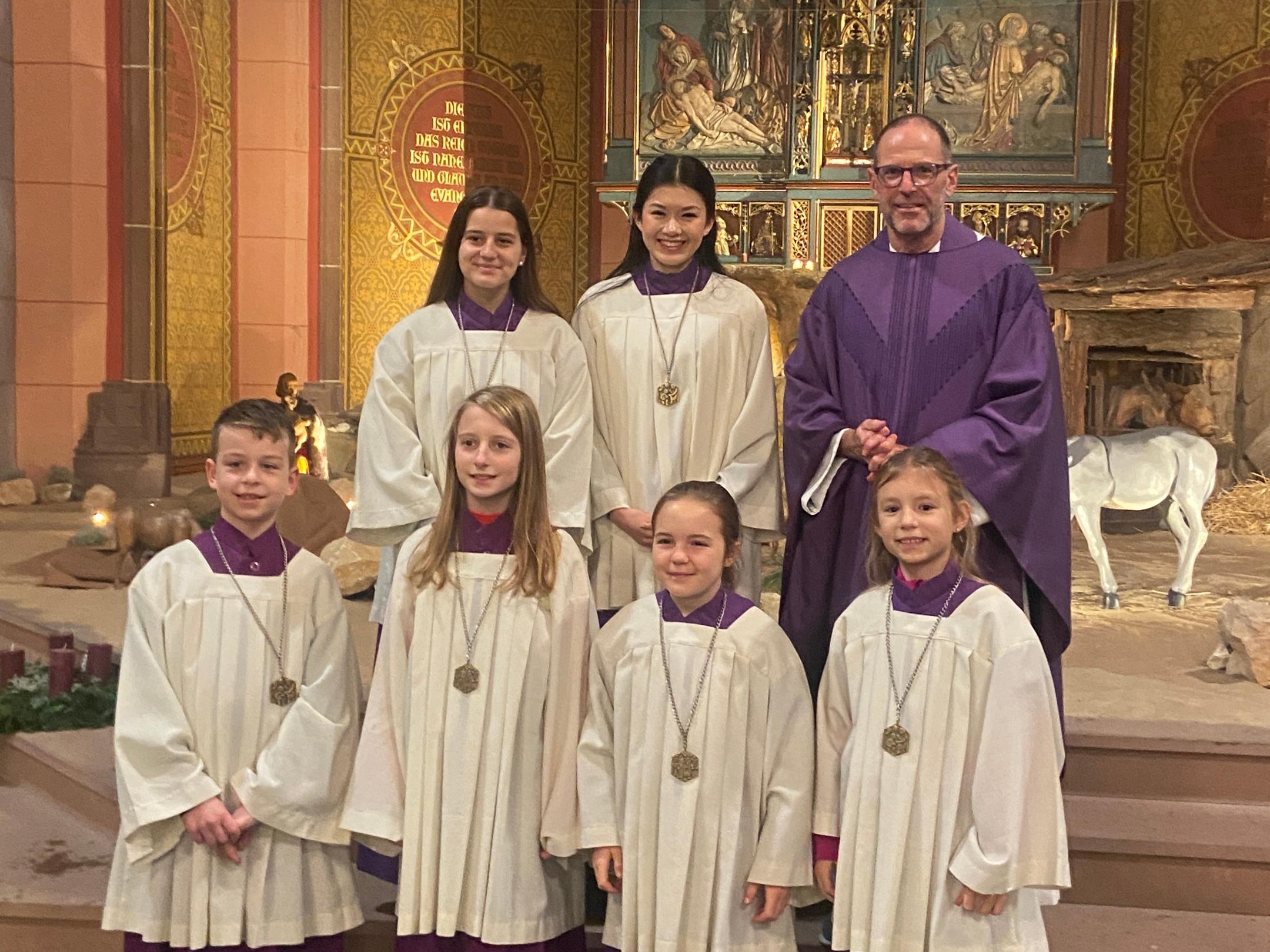 Einführung der neuen Ministranten am 1. Adventssonntag