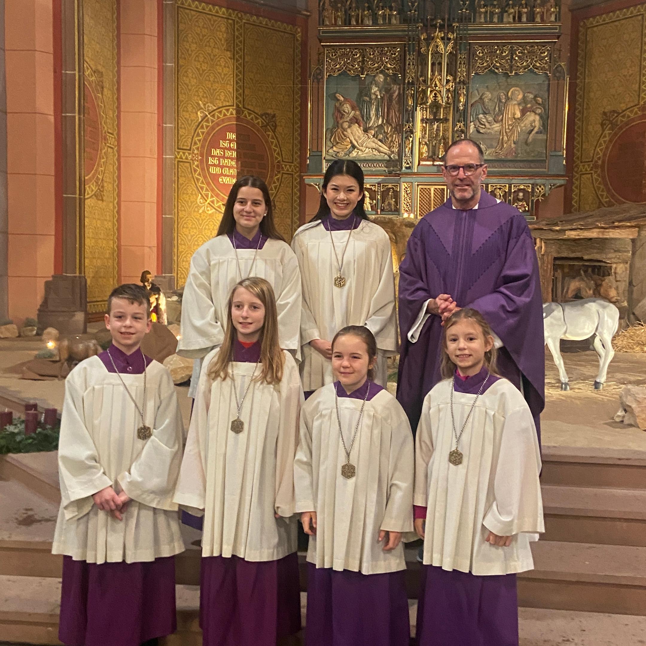 Einführung der neuen Ministranten am 1. Adventssonntag