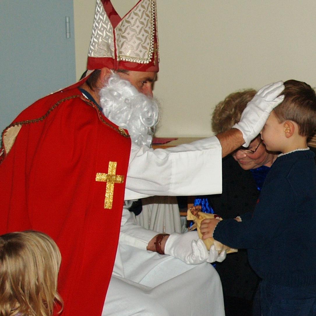 Wir laden zur Nikolausfeier in die Apostelkirche ein.