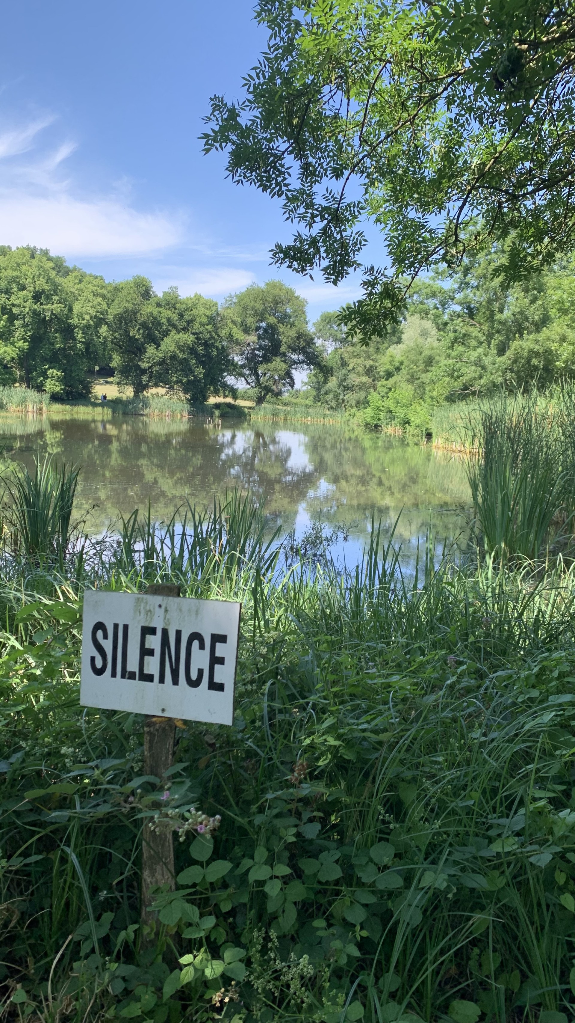 Schild im „Garden of silence“