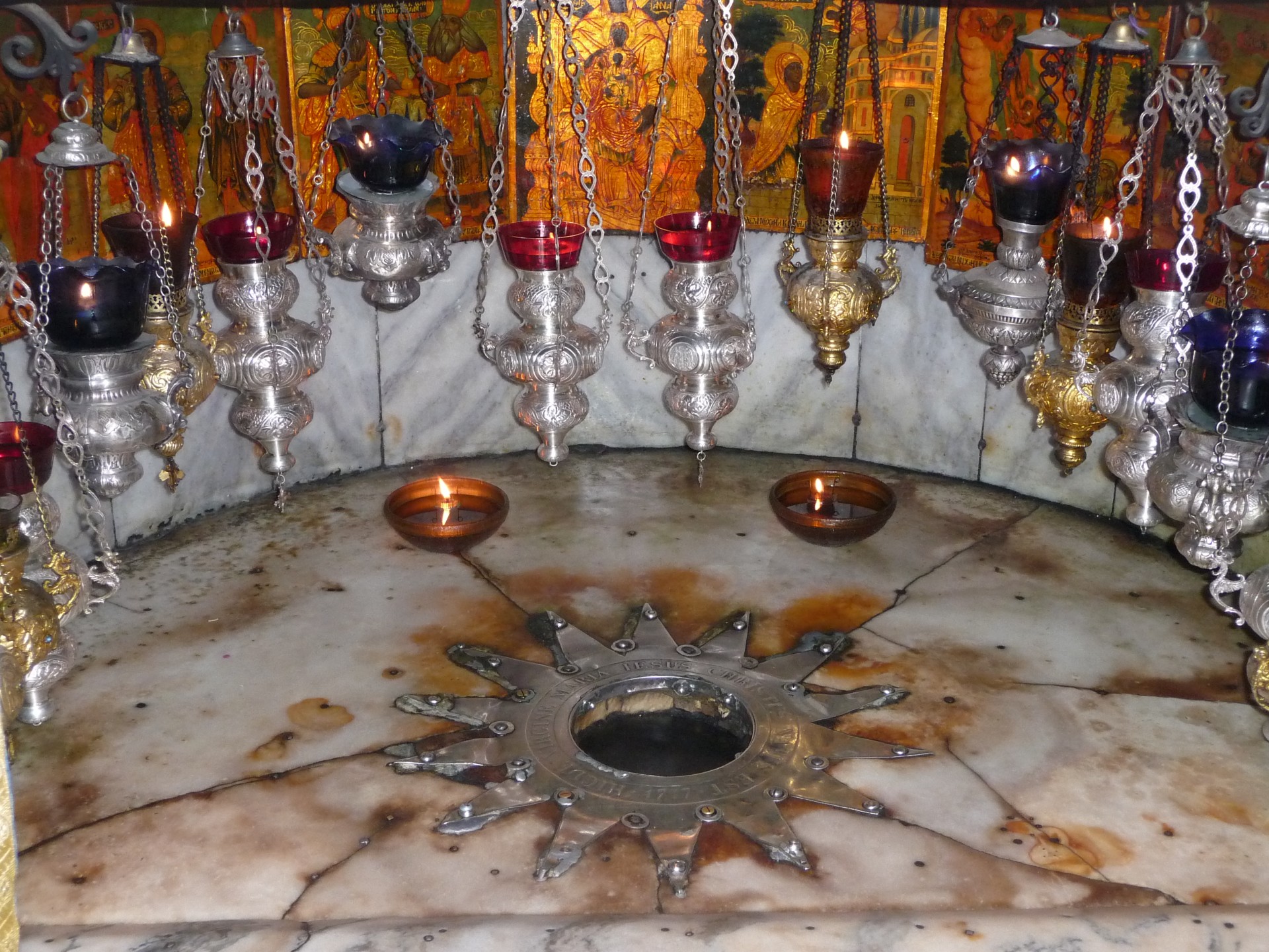 Stern zu Bethlehem in der Geburtsgrotte