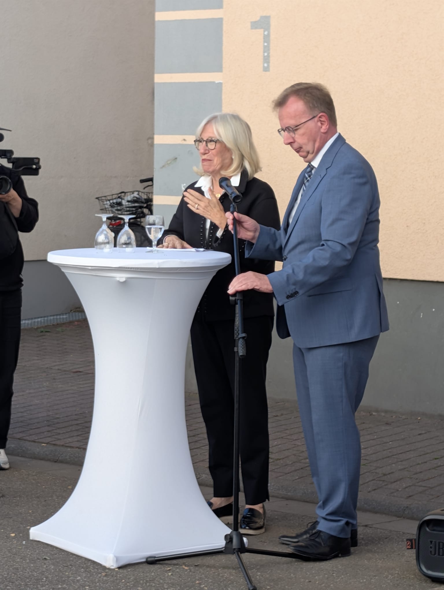 Bürgermeister Baaß und Susann Newmark