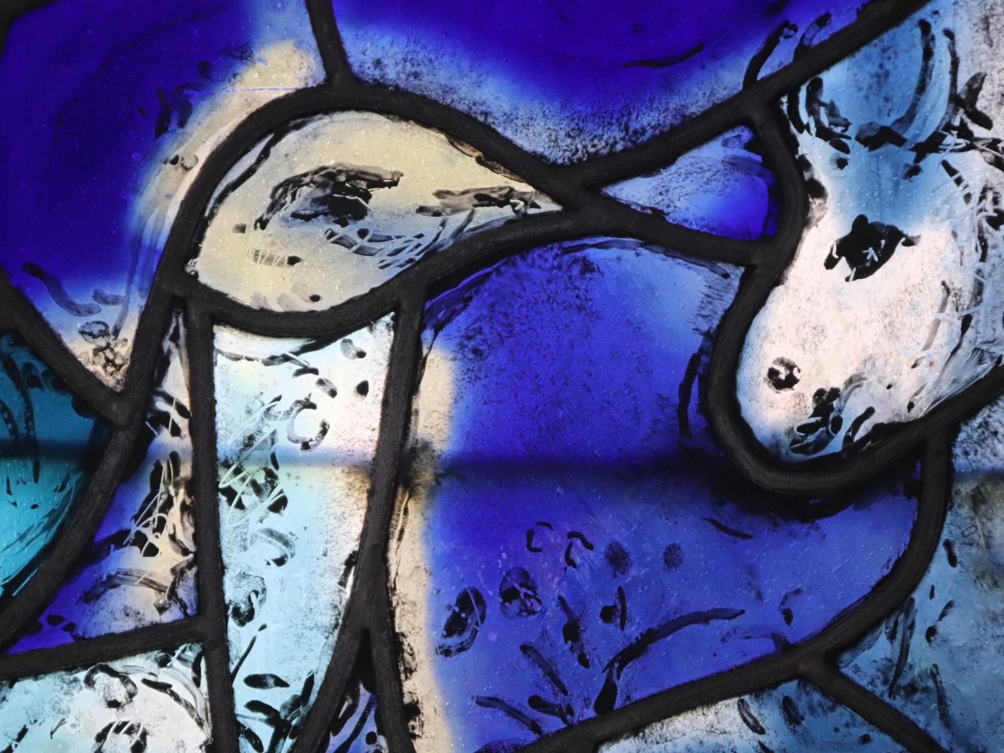 Glasfenster - gestaltet von Marc Chagall