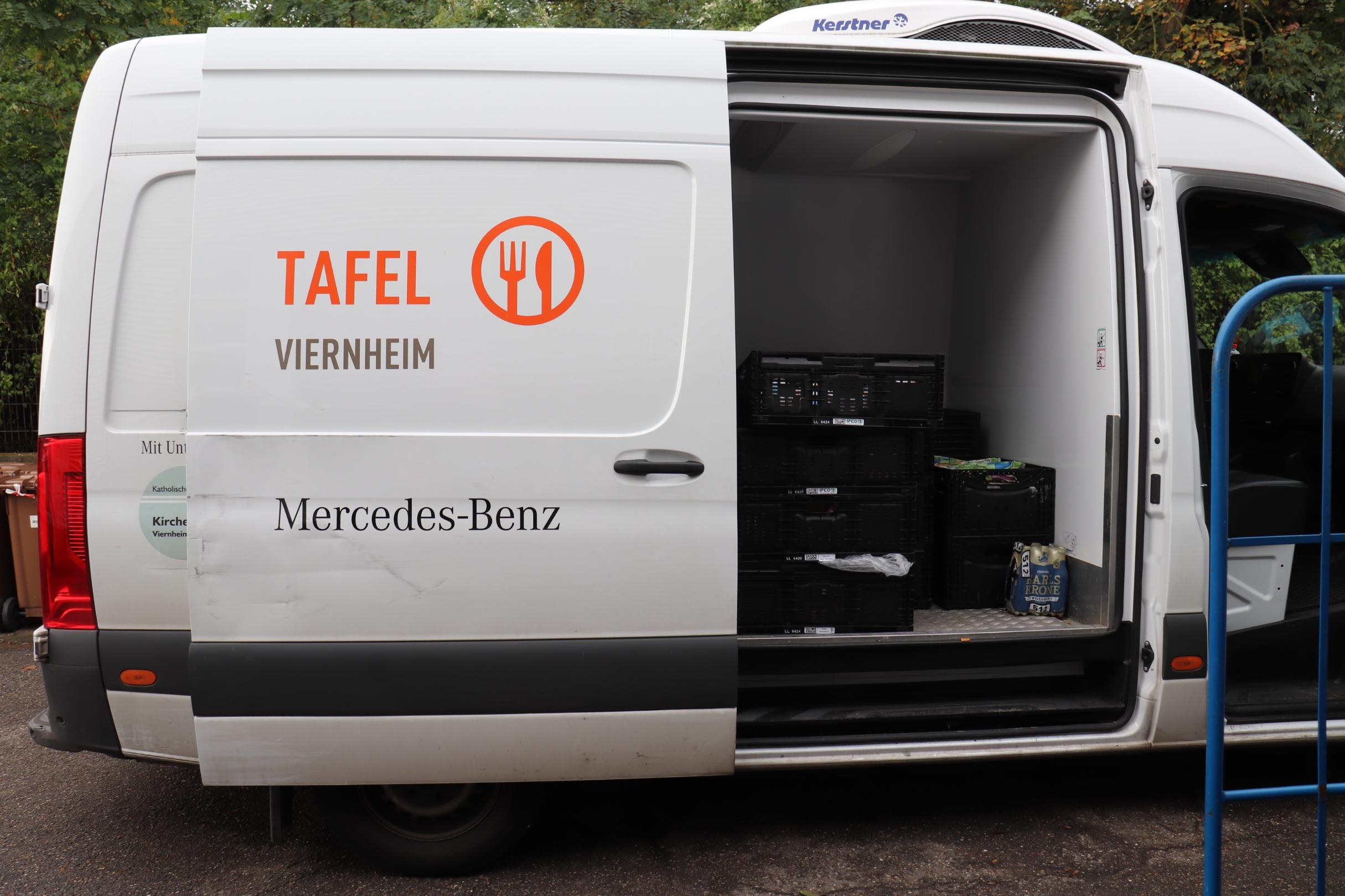 Tafelbus beladen