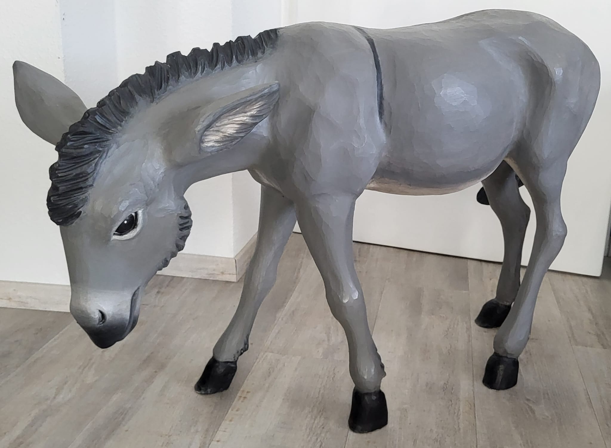 In diesem Jahr bekommt die Weihnachtskrippe in der Apostelkirche Zuwachs: ein kleiner Esel.