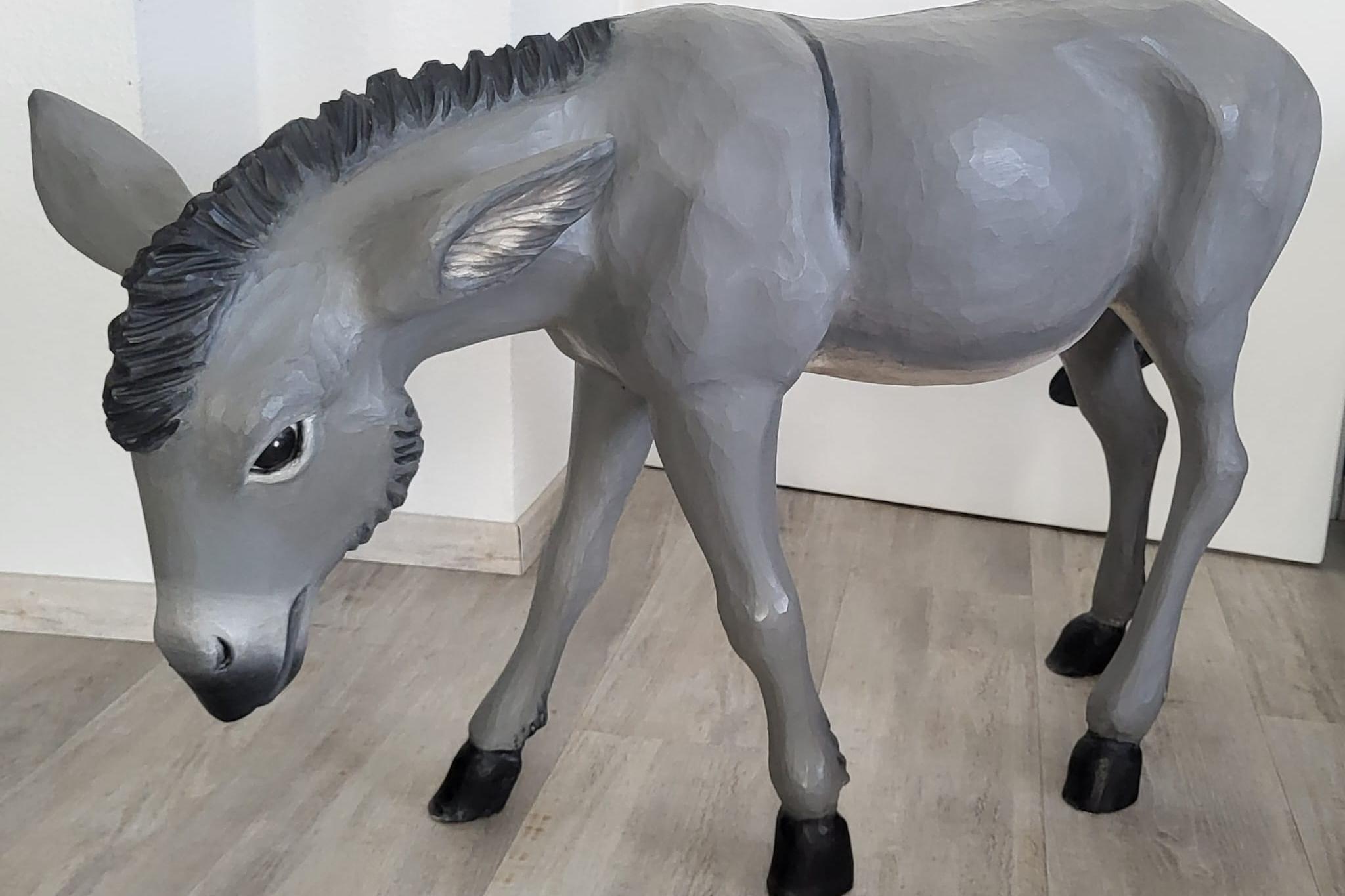 In diesem Jahr bekommt die Weihnachtskrippe in der Apostelkirche Zuwachs: ein kleiner Esel.