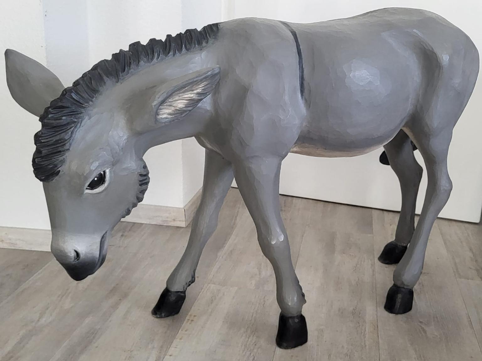 In diesem Jahr bekommt die Weihnachtskrippe in der Apostelkirche Zuwachs: ein kleiner Esel.