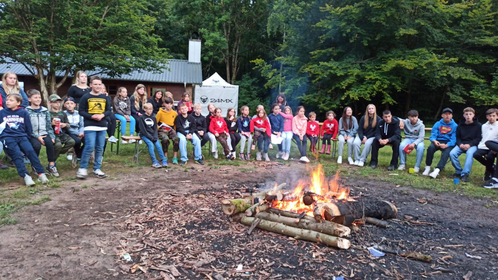 Singen am Lagerfeuer