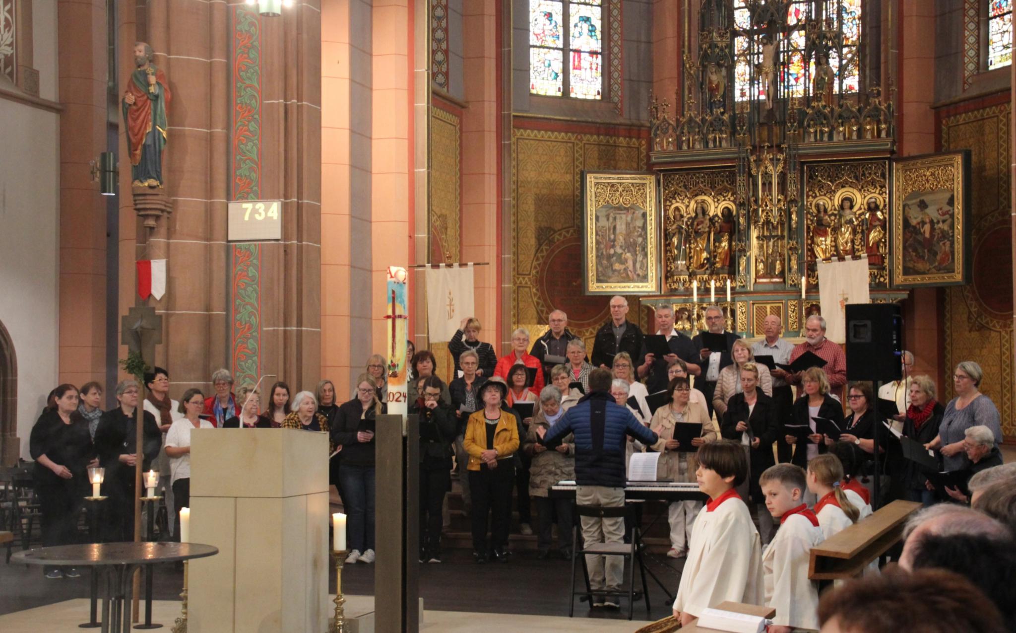 'Freude, schöner Götterfunke' erklang die Europa-Hymne durch den Kirchenchor.