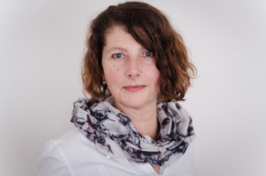 Dr.  Sabine Gahler