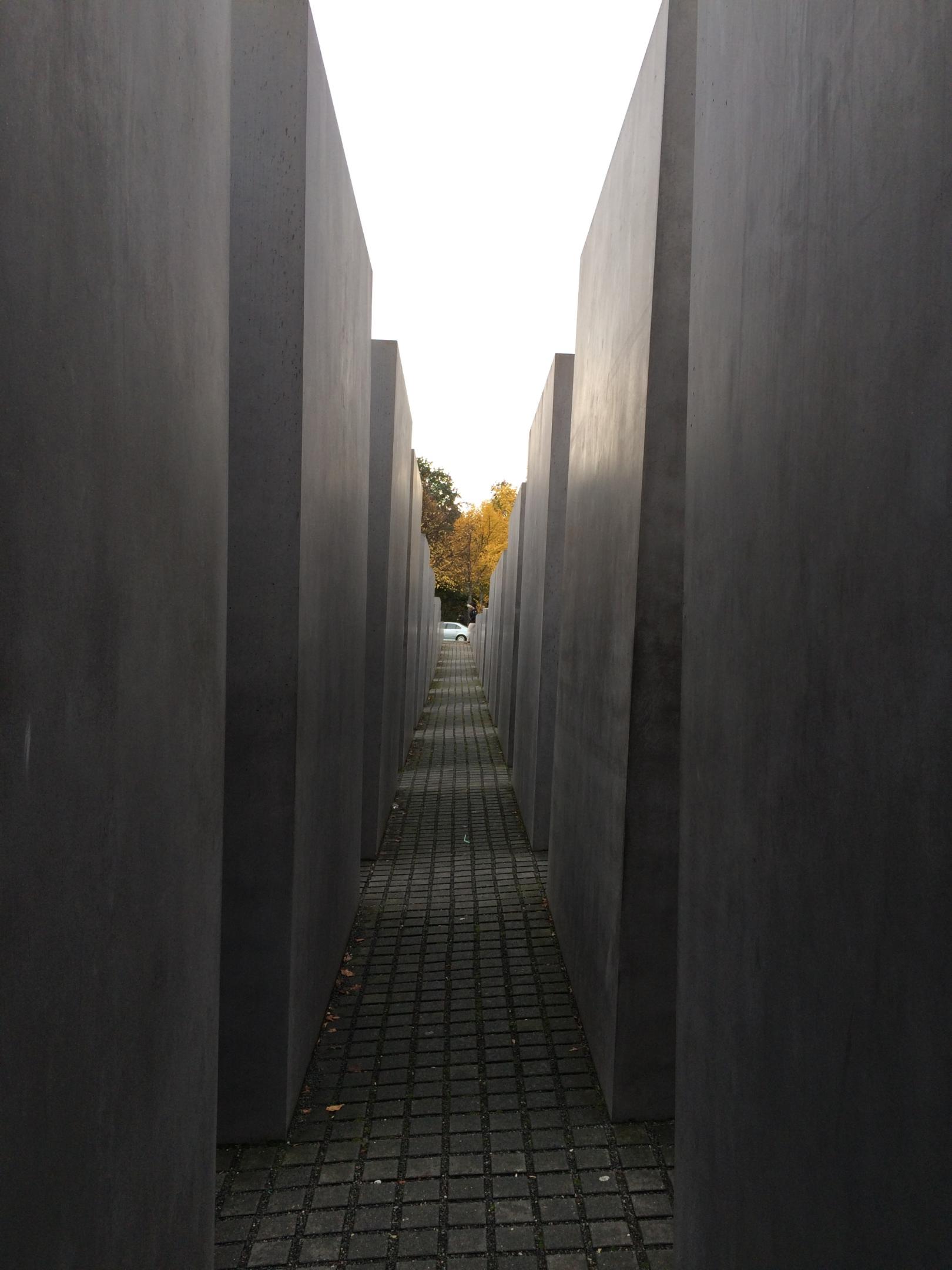 Holocaust Gedenkstätte Berlin (c) Brigitte Lob