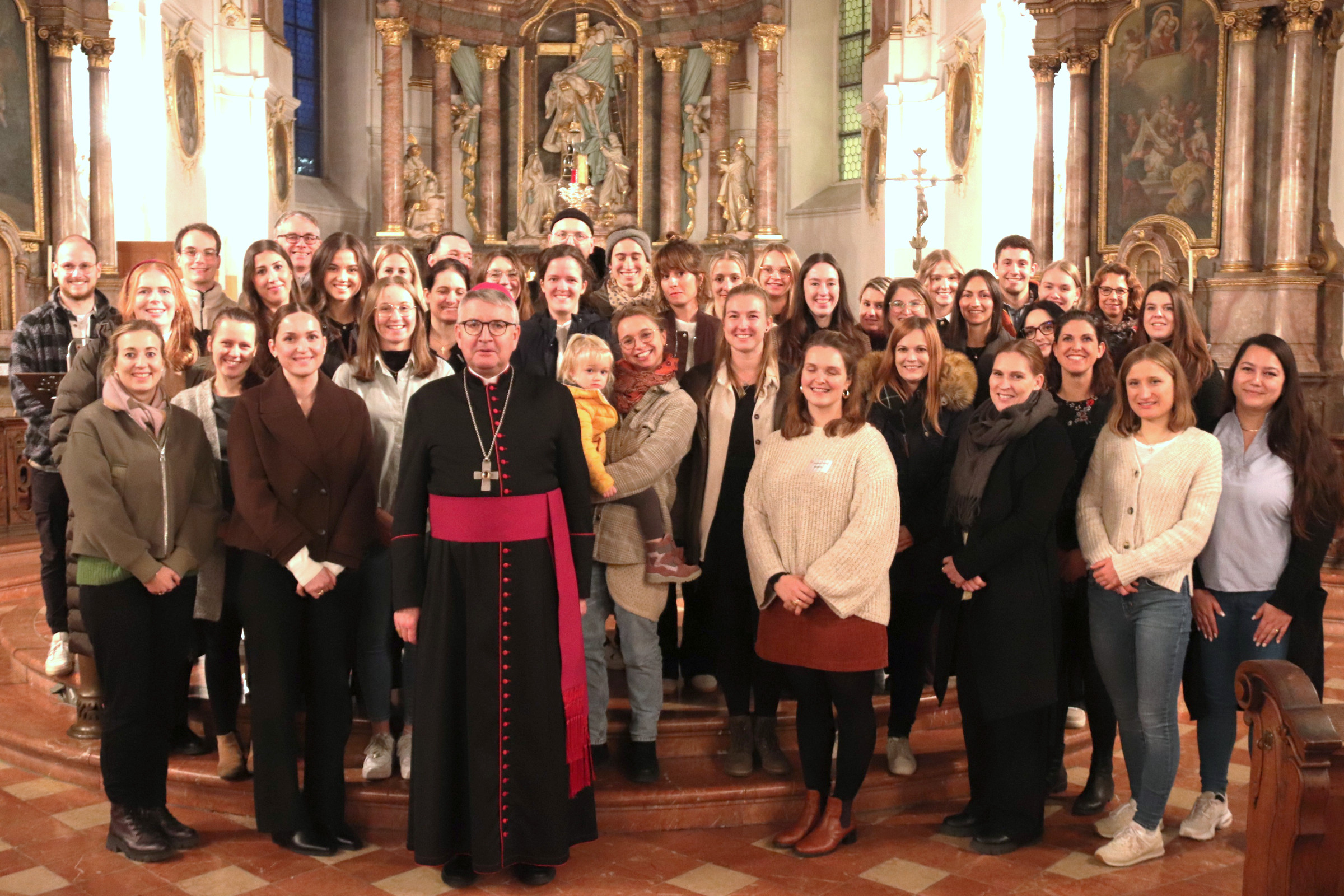 Religionslehrerinnen und Religionslehrer, die von Bischof Kohlgraf die Missio canonica erhalten haben