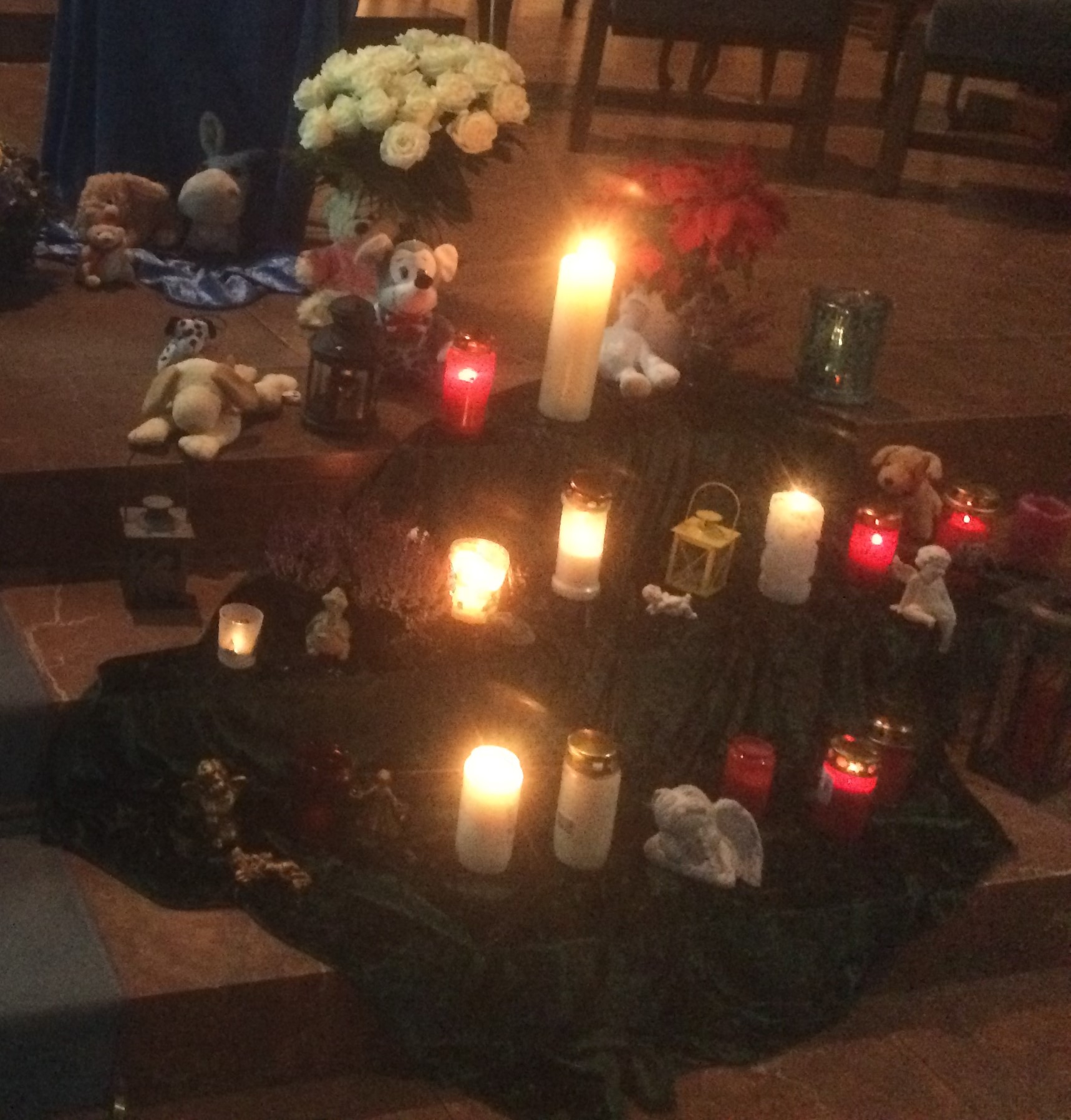 Trauerfeier in der Kirche (c) brigitte.lob@bistum-mainz.de