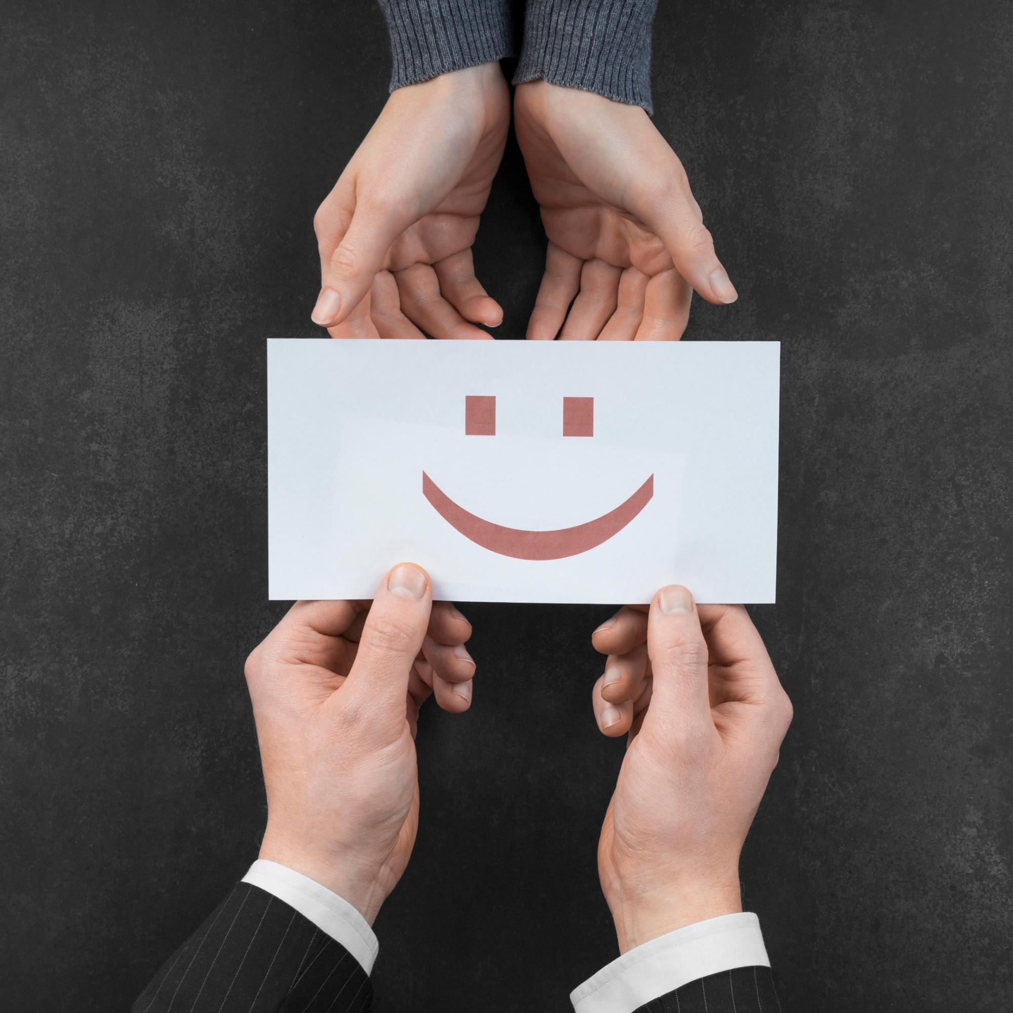 draufsichtanordnung-mit-einer-smiley-emoji-karte