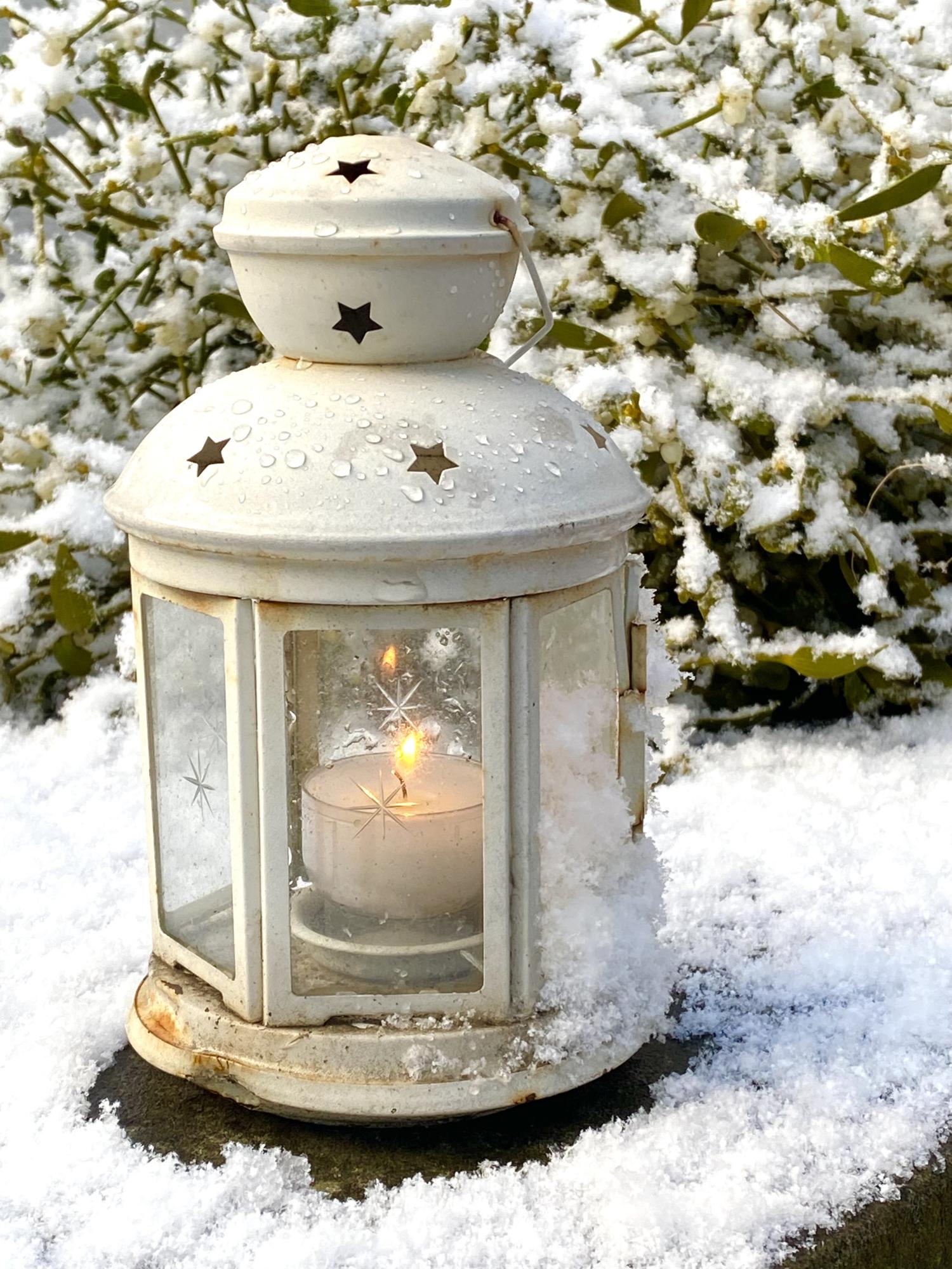 Laterne im Schnee