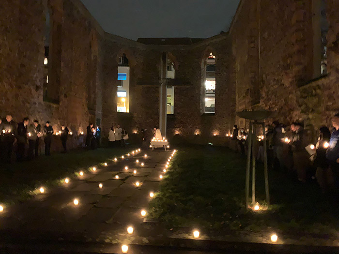 2021-12-17 Friedensgottesdienst Kapellplatz (3) (c) KHG Darmstadt