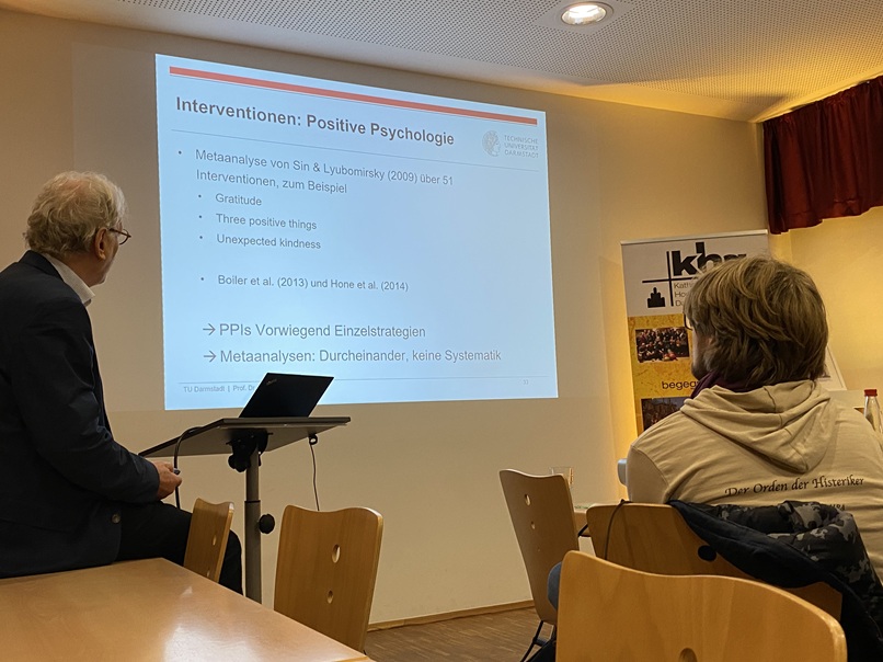 2025-11-19 Vortrag Schmitz Lebenskunst (5) (c) KHG Darmstadt