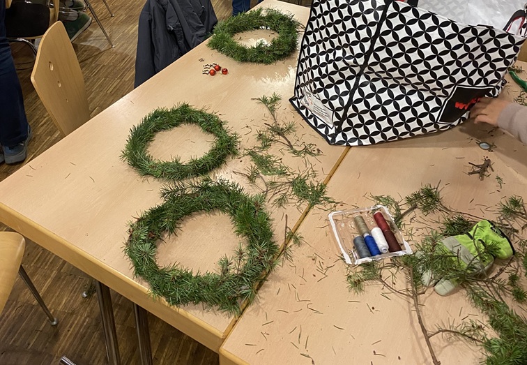 2025-12-02 Junge Messe und Adventsbasteln (4) (c) KHG Darmstadt