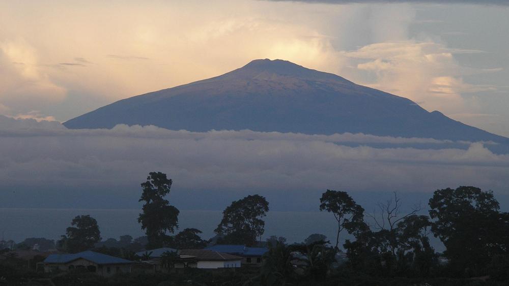 mount-cameroon-1489500_1920