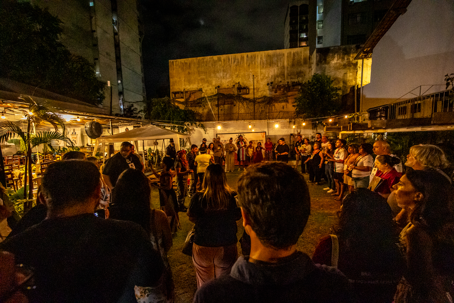 Eine Segnungsfeier beim ökumenischen Gipfel Tapiri.