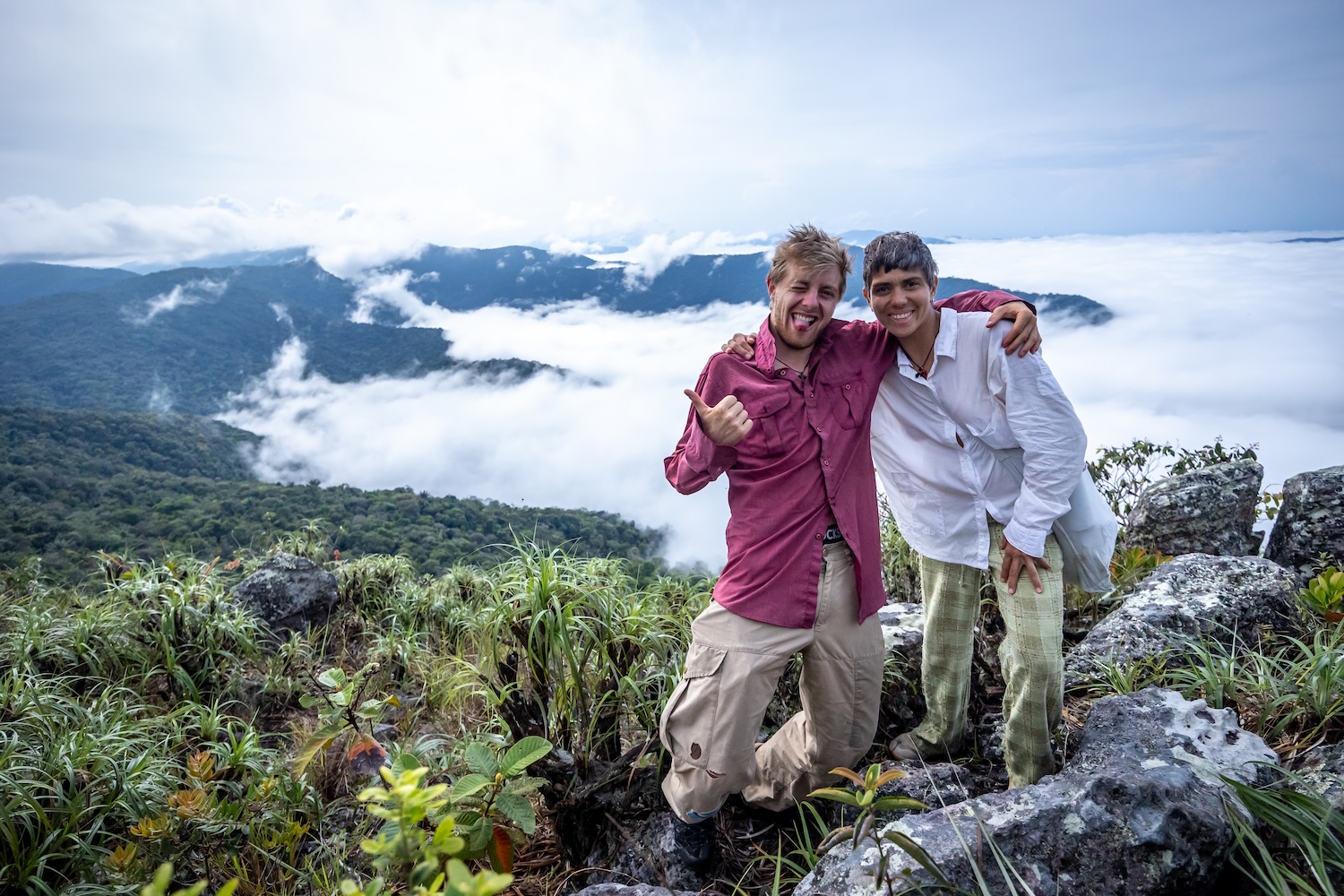 Oben auf dem Abismo. In großen Schritten nähern wir uns Amazonien. Hier beginnt Amazonien Venezuelas.