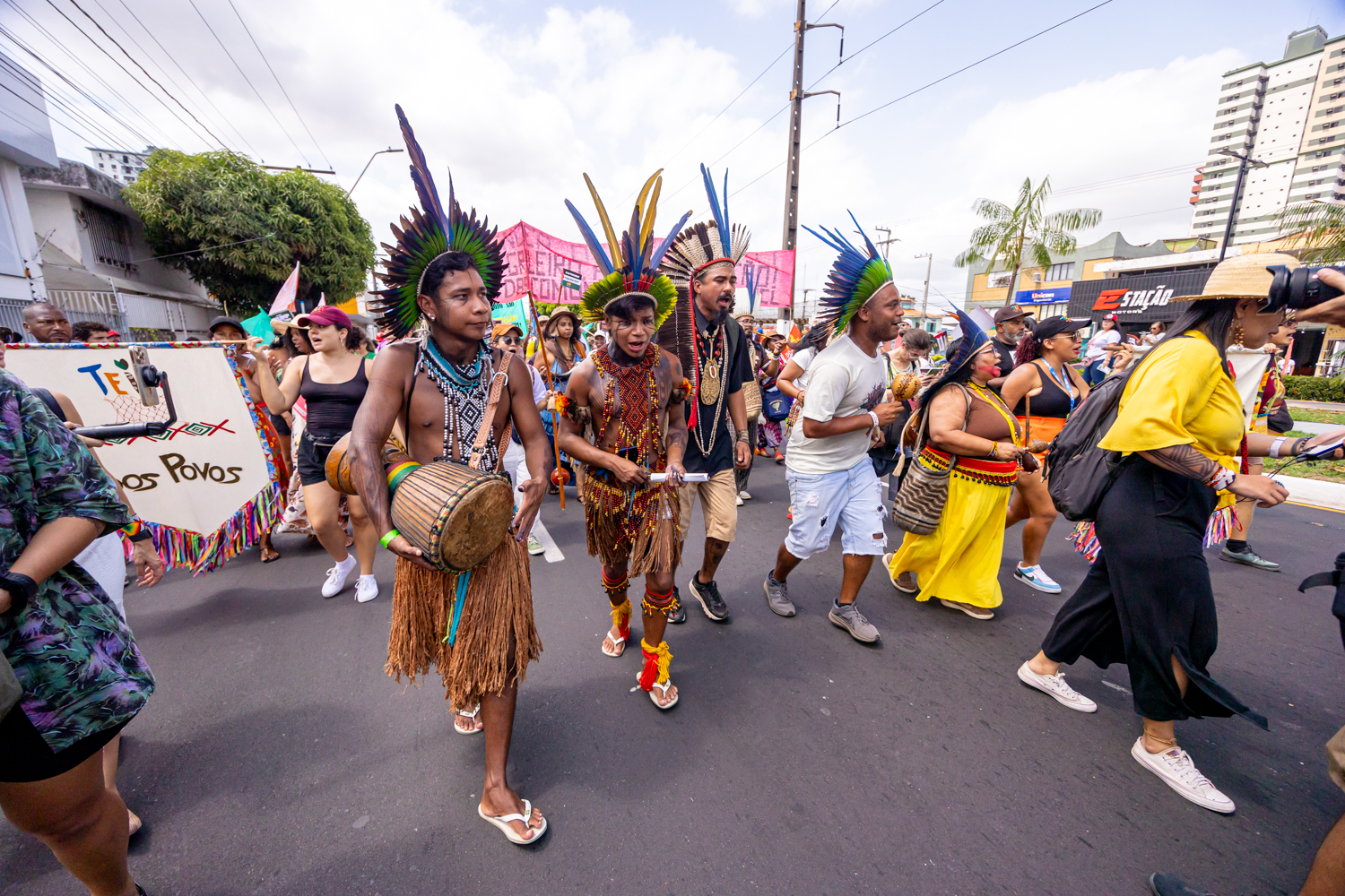 Indigene machen Druck! Weiter so!