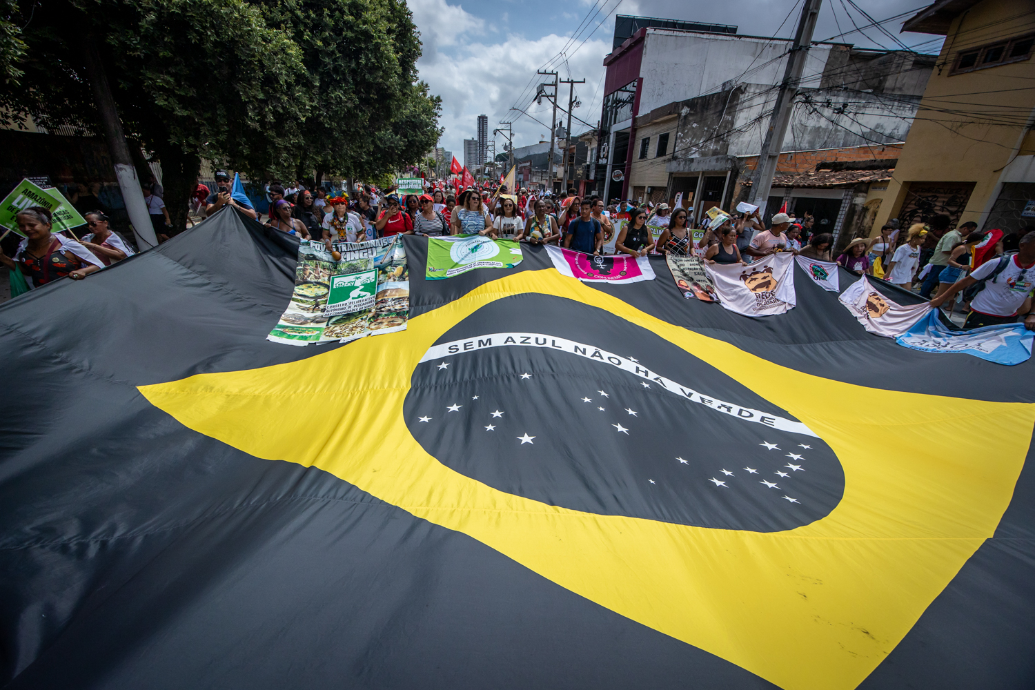 „Ohne Blau gibt es kein Grün“ steht im Schriftzug geschrieben.